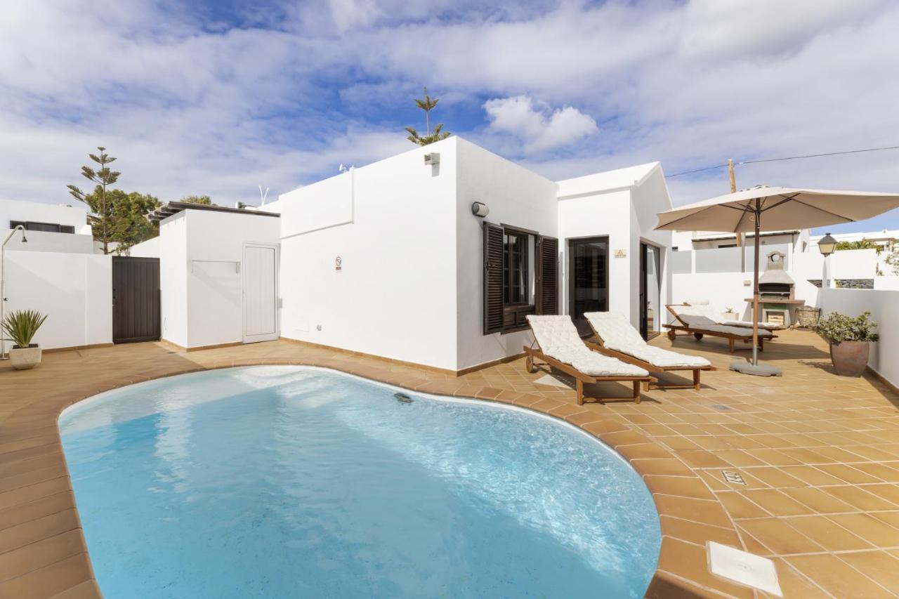 Villa 4 - Vipvipvillas Тіас Екстер'єр фото
