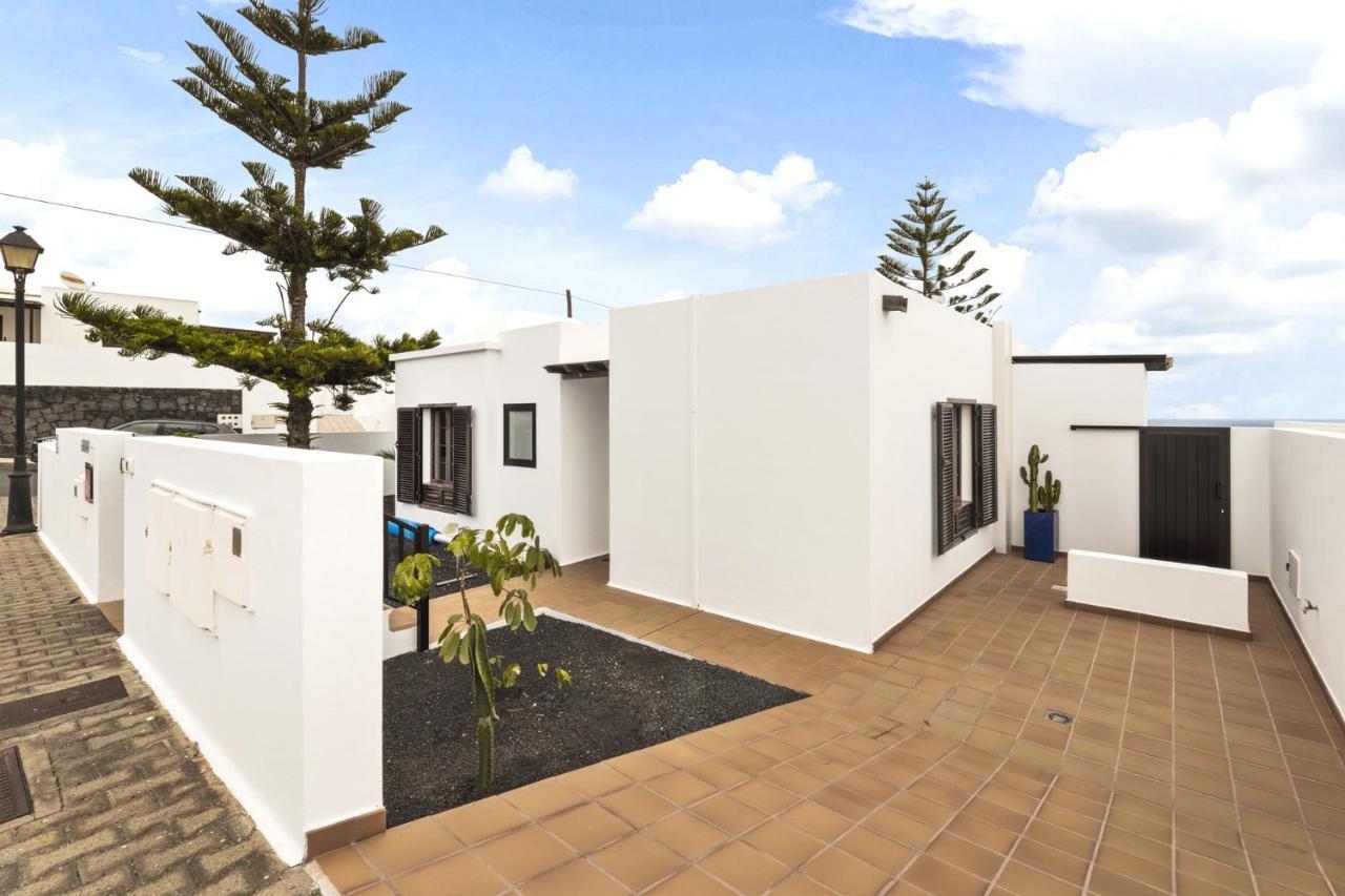 Villa 4 - Vipvipvillas Тіас Екстер'єр фото