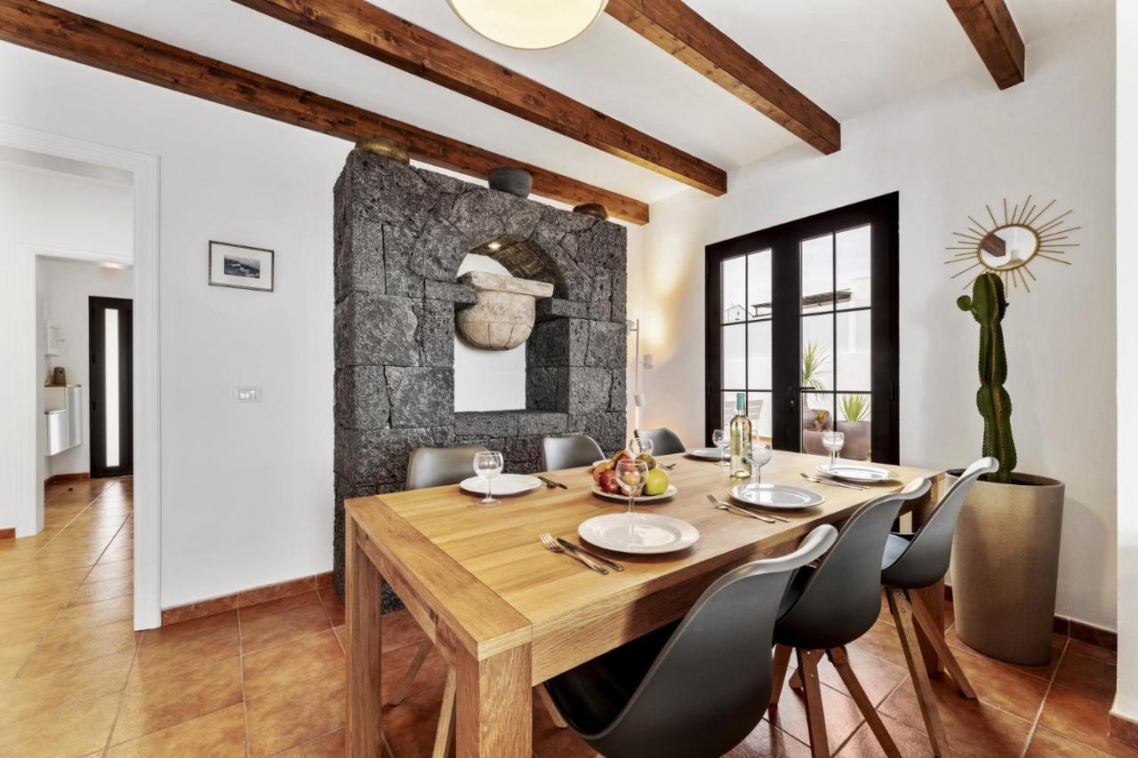Villa 4 - Vipvipvillas Тіас Екстер'єр фото